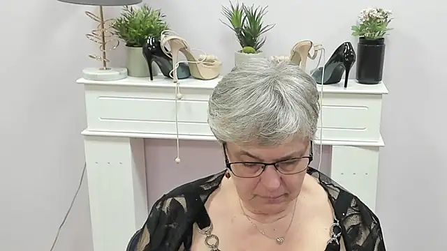 IrisDream Adlı Modelin Canlı XXX Sohbeti