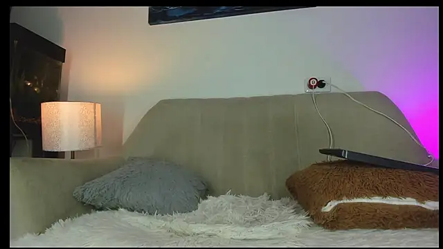 Show modela drakomilck1 na web-kameri