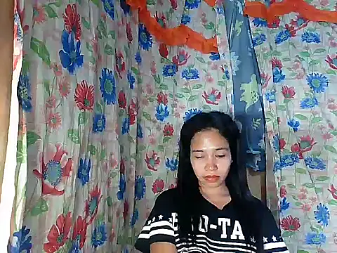 PinaySkinnyGirl 即時 XXX 聊天