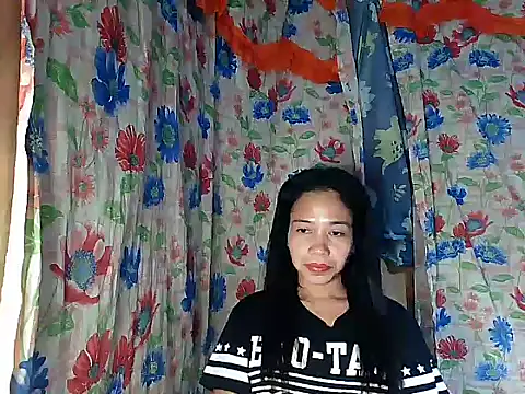 PinaySkinnyGirl Adlı Modelin Canlı XXX Sohbeti