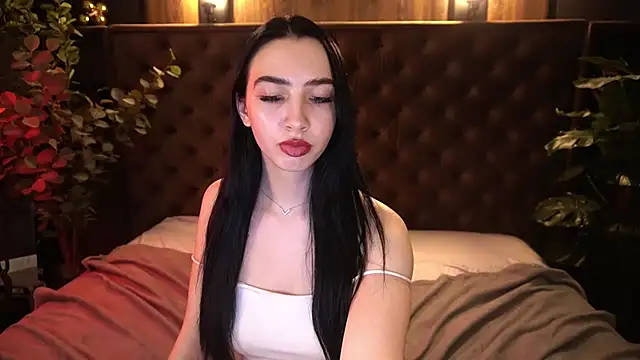 WildKittenX_ Adlı Modelin Canlı XXX Sohbeti