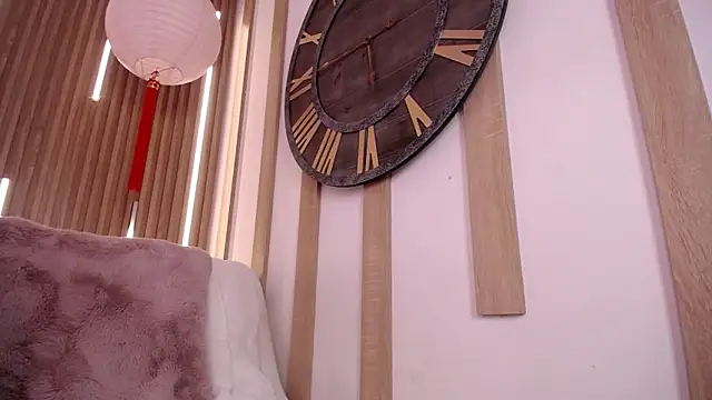 MylaDreams Adlı Modelin Canlı XXX Sohbeti