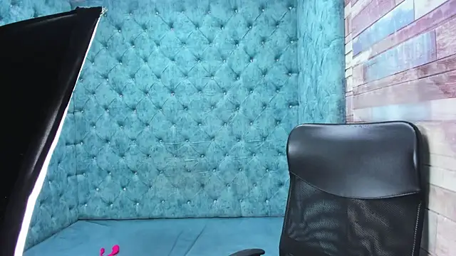 Victoria_14 Live XXX Chat