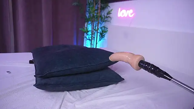 raquel_lustt Adlı Modelin Canlı XXX Sohbeti