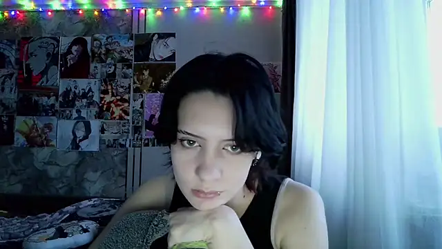 LxayBloom Adlı Modelin Canlı XXX Sohbeti