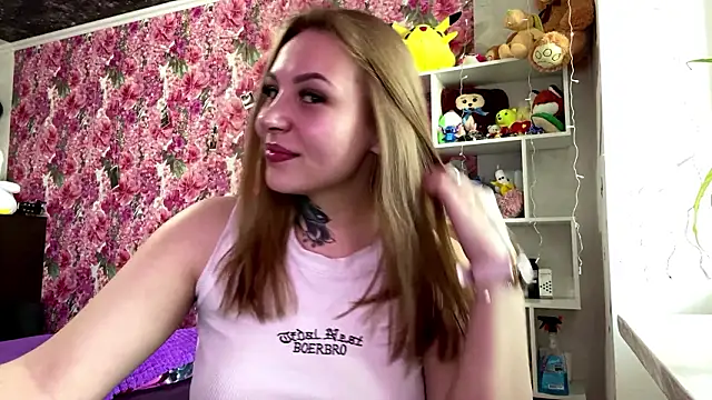 TraciBallena 现场XXX聊天