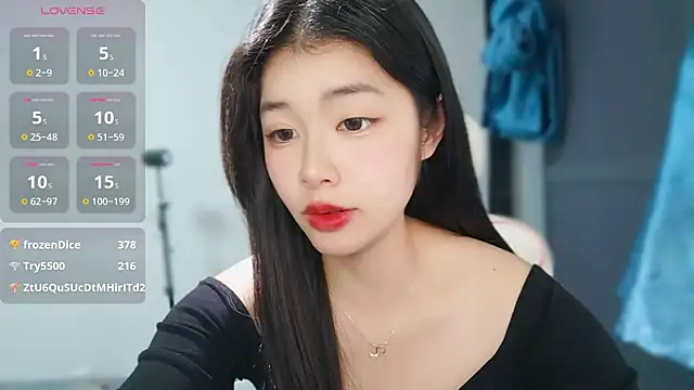 -yaya-777 Live XXX Chat