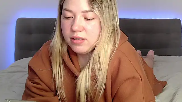 Embersweetbunny 现场XXX聊天