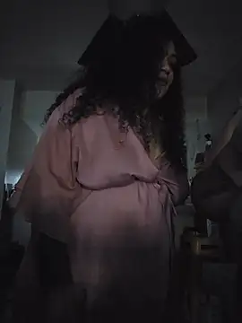 Онлайн чат XXX honeeyyy_pot