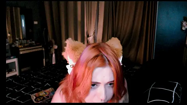 candy_lina: διαδικτυακό σόου στην κάμερα