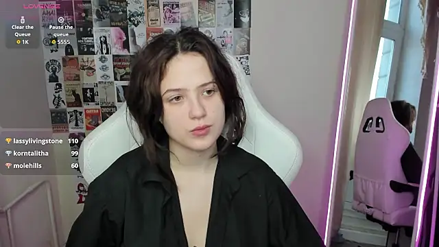 Anora_Miller 现场XXX聊天