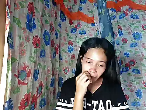 PinaySkinnyGirl: онлайн-секс-чат