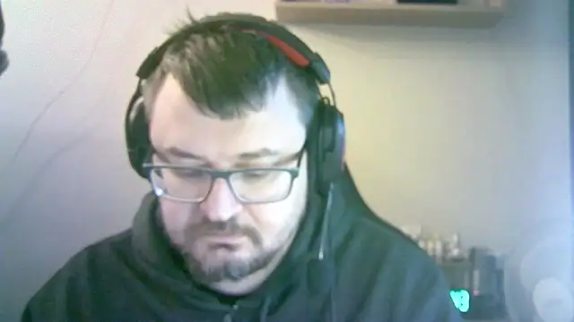 Chat +18 de SirAbuser ao vivo