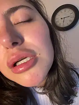 sukhakunis1's Live XXX Chat