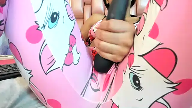 KOURTNEY-- Live XXX Chat