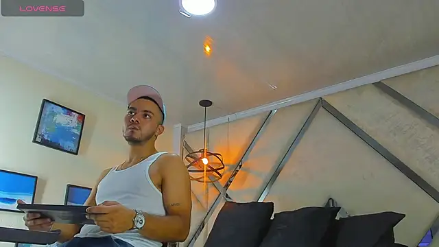 Dusan_Grey77 Live XXX Chat