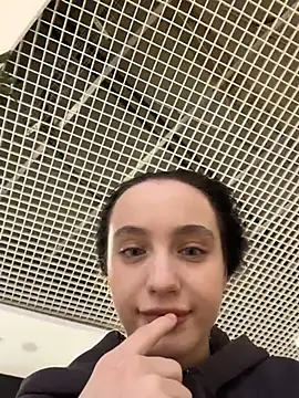 MiaTee 现场XXX聊天