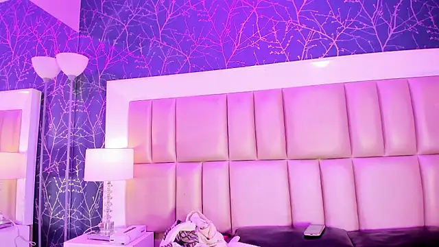 Онлайн чат XXX HatsaJones