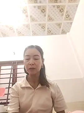 Sexy-ladyboobs69 在線直播表演