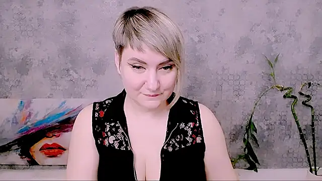 DjulliaのライブXXXチャット