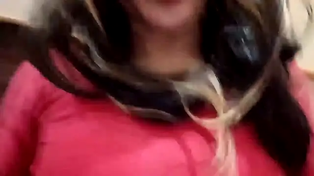 Downtown_Jatti Adlı Modelin Web Kamerası Şovu