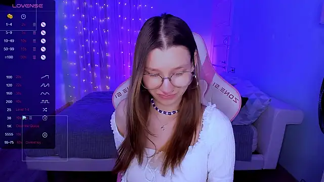 Chatroom XXX en direct de LinaBlossom_