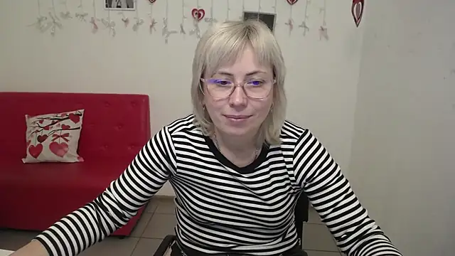 LaurenWishy Adlı Modelin Canlı XXX Sohbeti