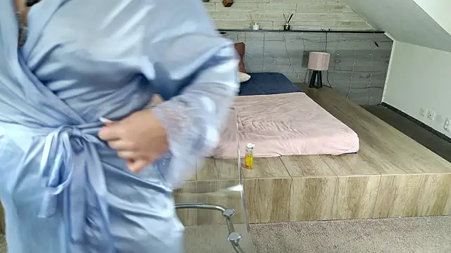 hornyb33_ Adlı Modelin Canlı XXX Sohbeti