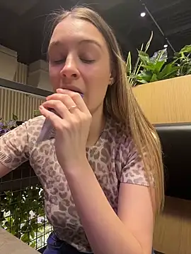 SashaCatt Adlı Modelin Web Kamerası Şovu