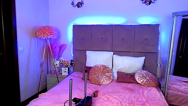 Nicole_Bond: онлайн-секс-чат