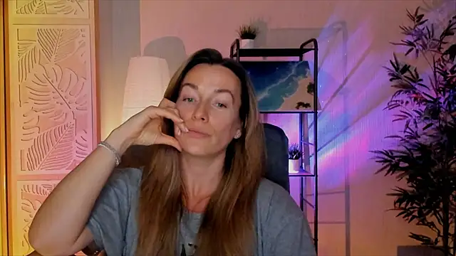 RebeccaMartinez Pertunjukan Webcam