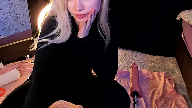 Lillie_Berry Adlı Modelin Canlı XXX Sohbeti