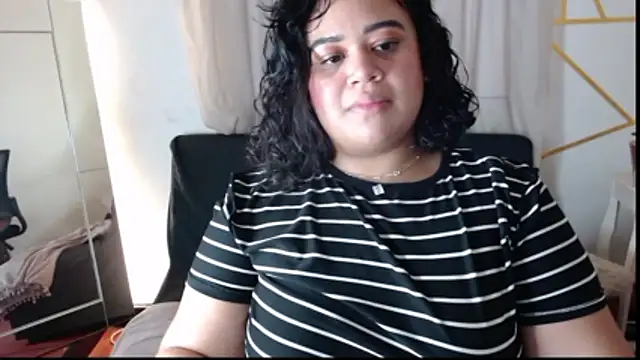 Chat +18 de oliviia_cute ao vivo