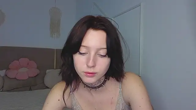 Chat +18 de Sn0w__queen ao vivo