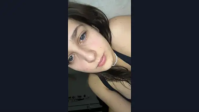 AriaMeire Adlı Modelin Canlı XXX Sohbeti