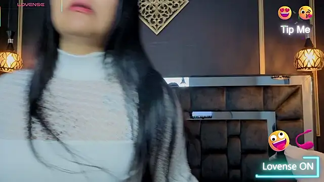 Aniajoness_ Adlı Modelin Canlı XXX Sohbeti