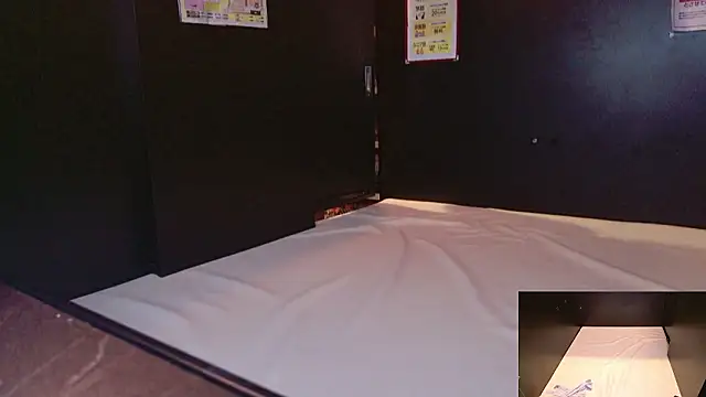 XXX chat uživo modela nathi_poyo