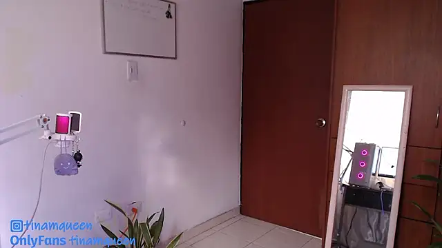 tinamqueen1 라이브 XXX 채팅