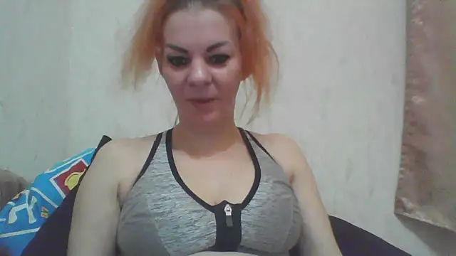 ElluaSmiilee's Live XXX Chat