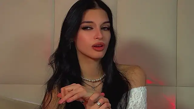 BeverlyMost Adlı Modelin Canlı XXX Sohbeti