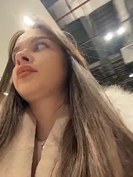 KristiRich Adlı Modelin Canlı XXX Sohbeti