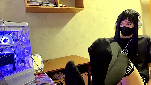 Akim_exe_UwU_femboy: διαδικτυακό σόου στην κάμερα