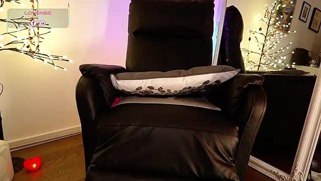 XXX chat uživo modela GingerAleMILF