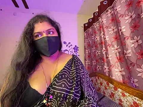 LouleyRanii's Webcam Show