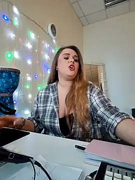 Juicy_PeachLux: онлайн-секс-чат