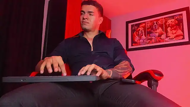 ALPHA_DOMINUS_ élő XXX-chatje