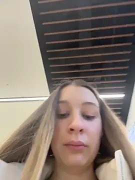 Chat XXX en directo de SashaCatt