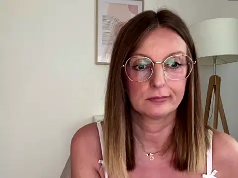 XXX chat uživo modela HornyJudith