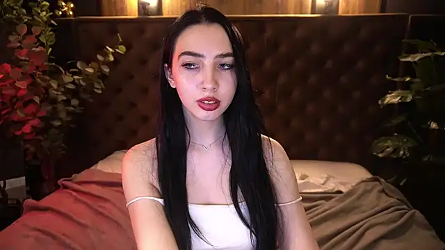 WildKittenX_ live XXX chat