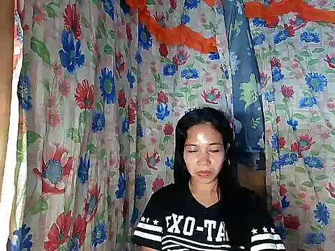 PinaySkinnyGirl's Live XXX Chat